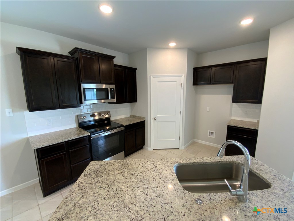 1905 Westphalia Drive Property Photo 5
