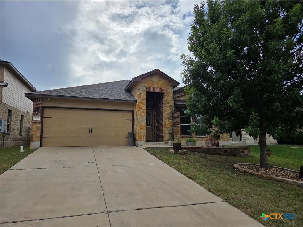 5202 Dauphin Drive Property Photo 1