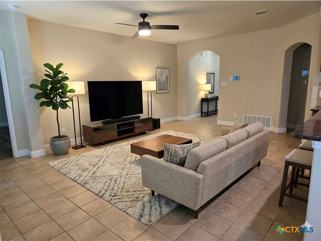 5202 Dauphin Drive Property Photo 3