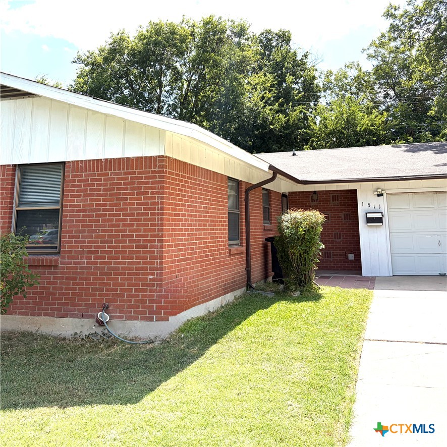 1511 Meadow Drive