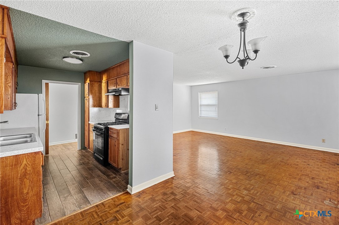1511 Meadow Drive Property Photo 3