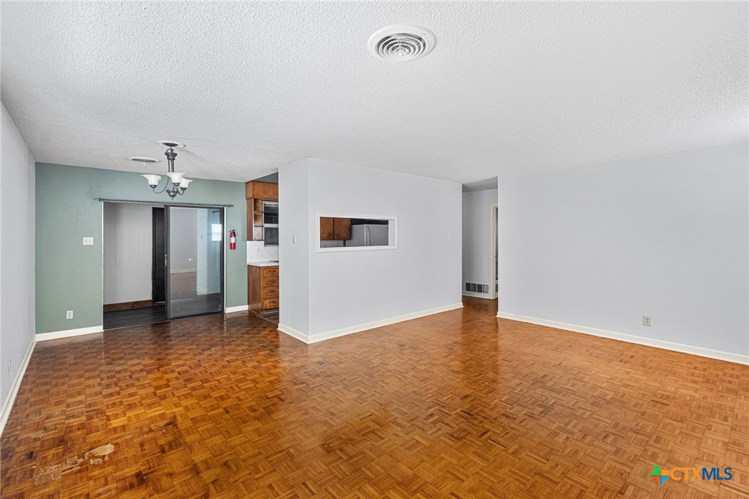 1511 Meadow Drive Property Photo 9