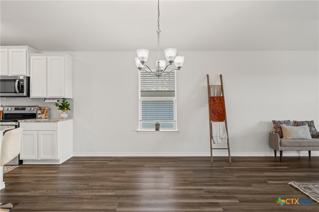 1940 Rosson Street Property Photo 15