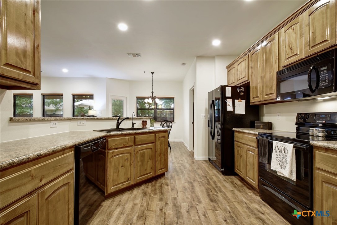 2251 Hazelwood Property Photo 7