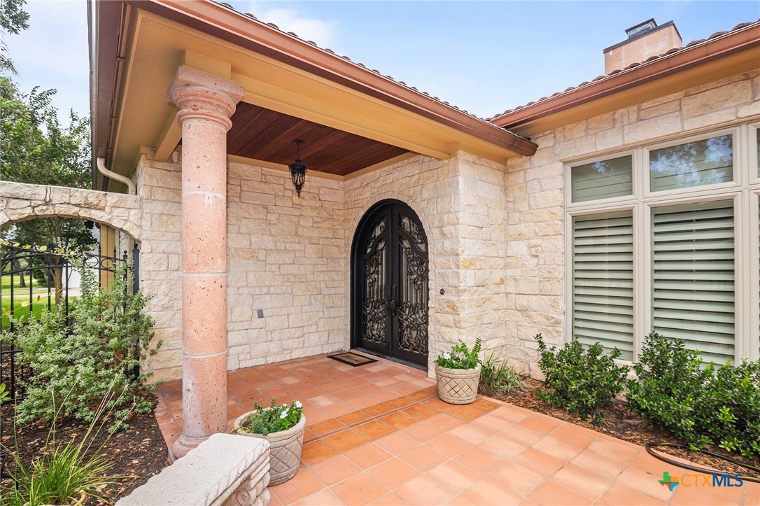 166 Post Oak Bend Property Photo 3