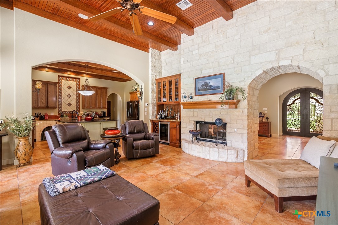 166 Post Oak Bend Property Photo 6