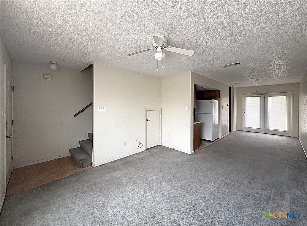 1307 Monroe Loop Loop D Property Photo 2