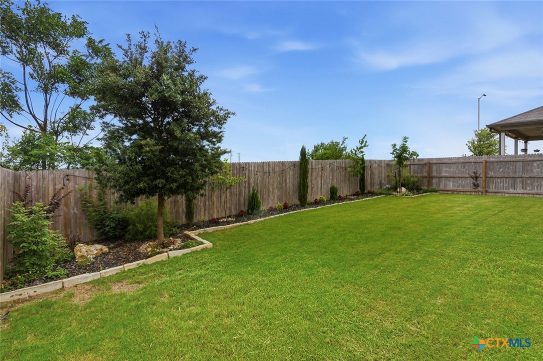 2905 Greenbriar Property Photo 3