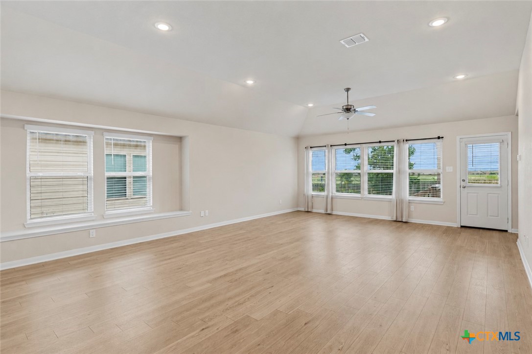 2905 Greenbriar Property Photo 6
