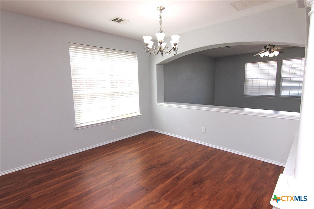 5401 Golden Gate Drive Property Photo 8
