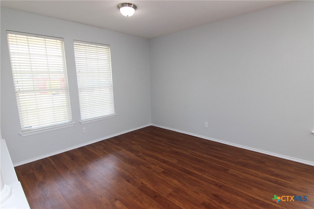 5401 Golden Gate Drive Property Photo 24