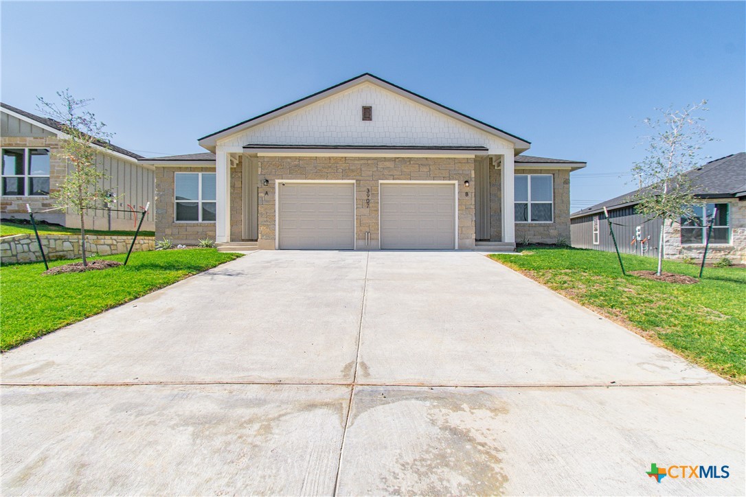 3907 American Elm Drive B Property Photo 1