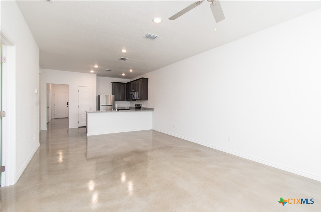 3907 American Elm Drive B Property Photo 5