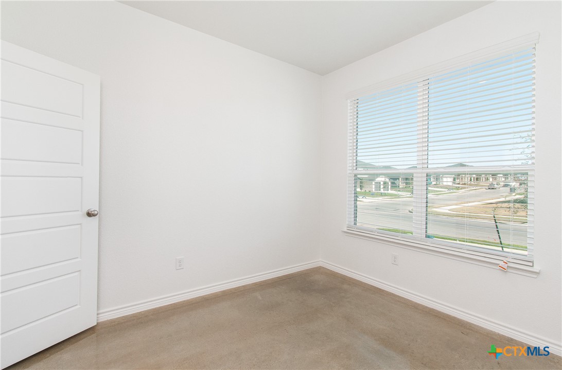 3907 American Elm Drive B Property Photo 9