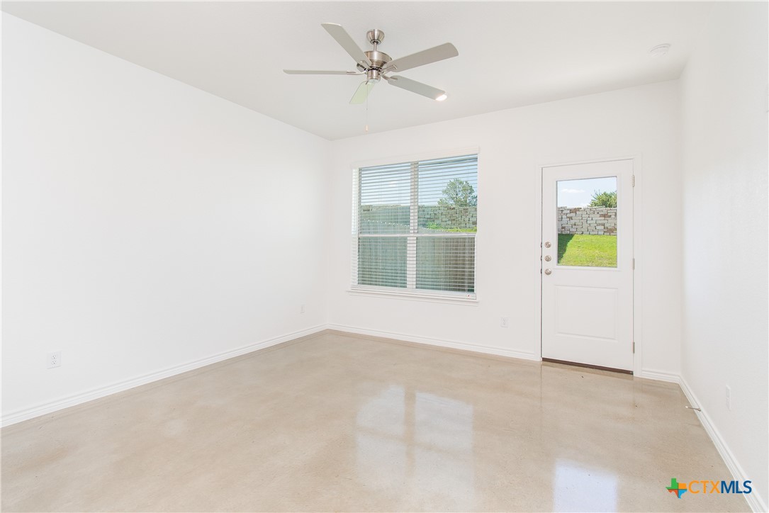 3907 American Elm Drive B Property Photo 14