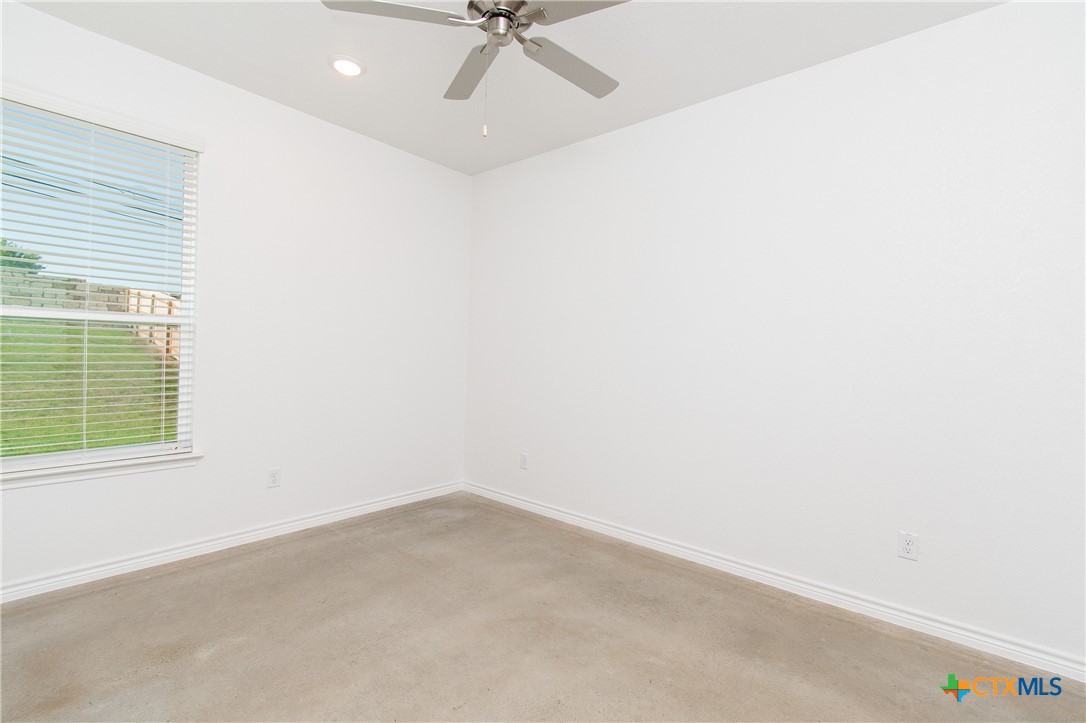 3907 American Elm Drive B Property Photo 16