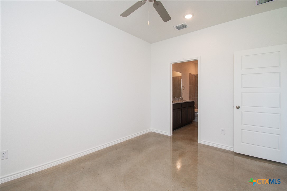 3907 American Elm Drive B Property Photo 17