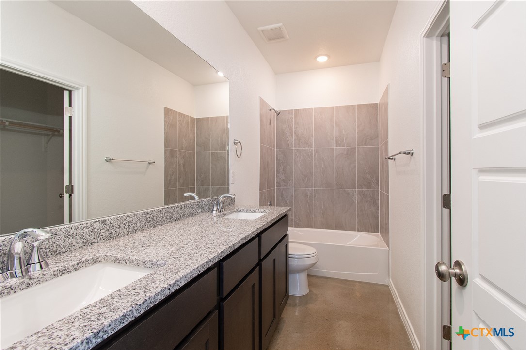 3907 American Elm Drive B Property Photo 18