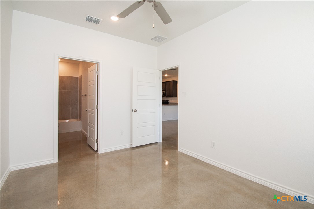 3907 American Elm Drive B Property Photo 19