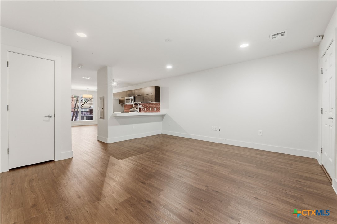 1101 Grove Boulevard 708 Property Photo 6