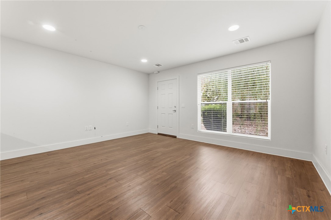 1101 Grove Boulevard 708 Property Photo 7