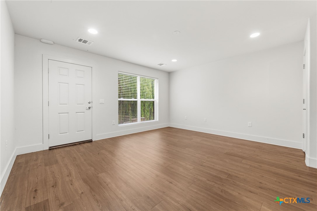 1101 Grove Boulevard 708 Property Photo 8