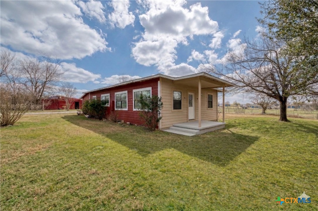 430 N Fm 487 Property Photo 7