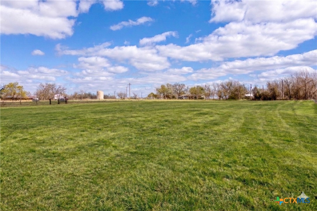 430 N Fm 487 Property Photo 12