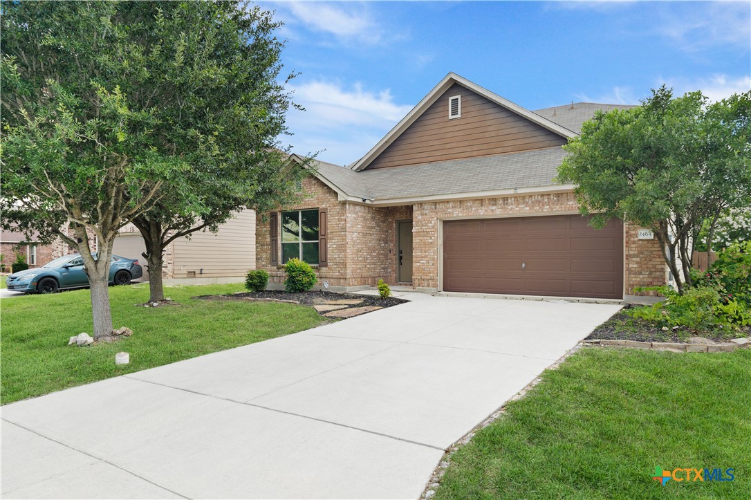 1464 Jordan Crossing Property Photo 2