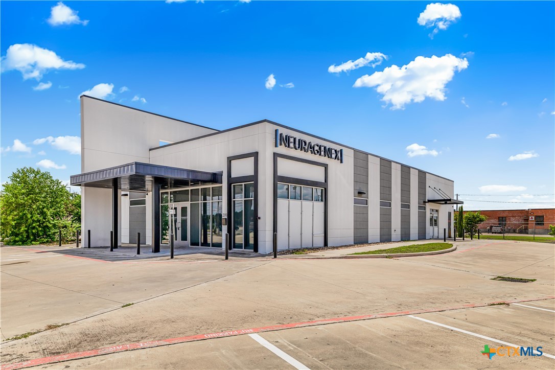 2101 Houston Highway Property Photo 1
