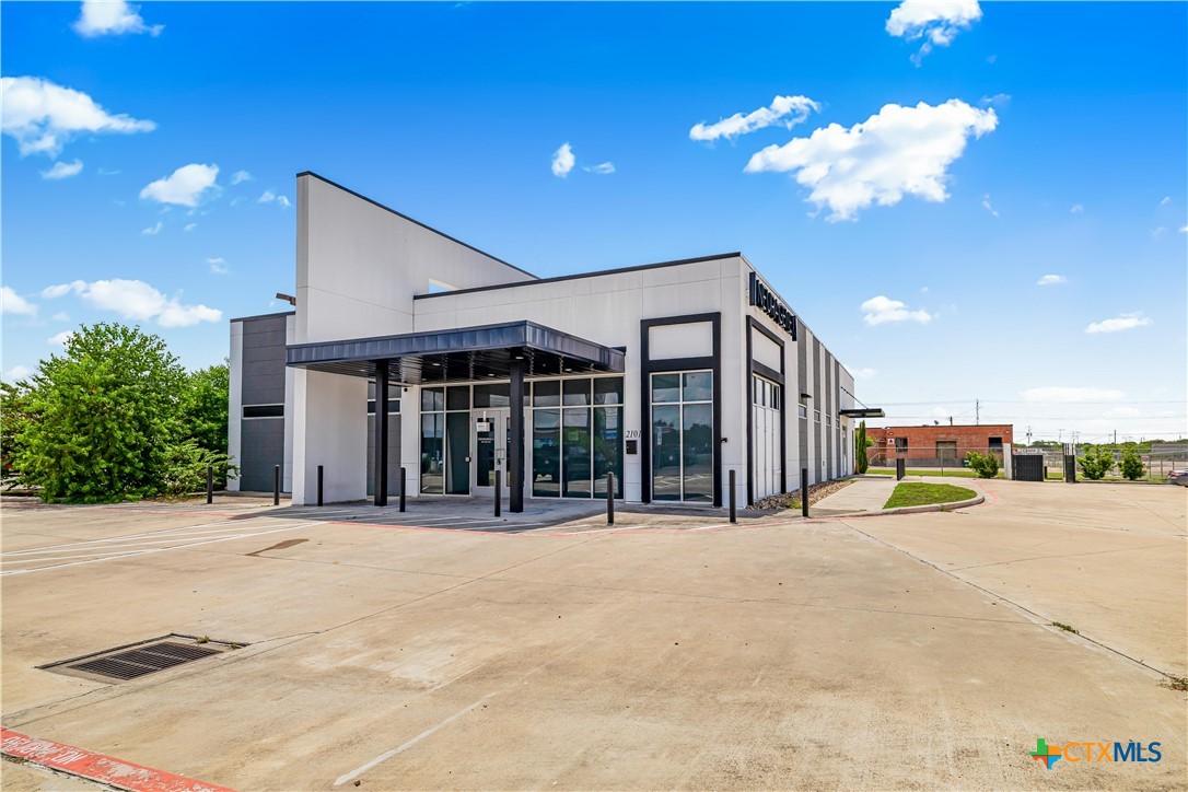 2101 Houston Highway Property Photo 2