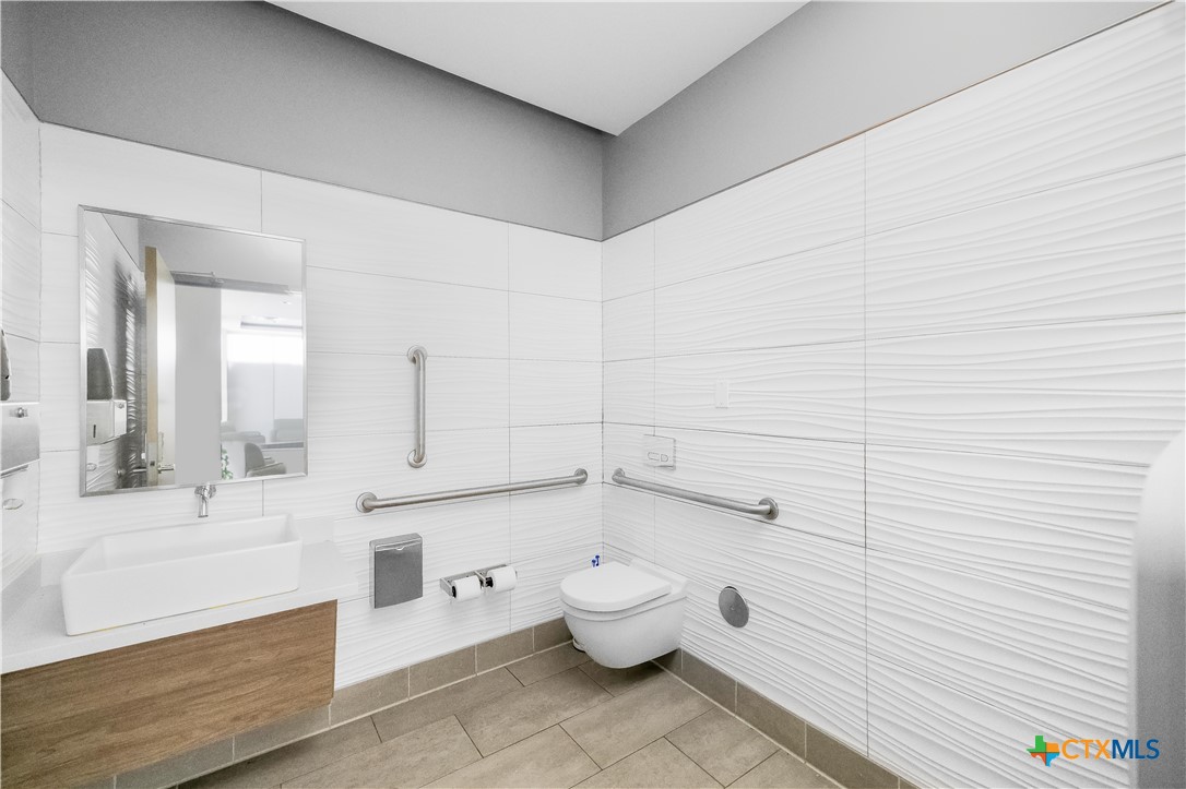 2101 Houston Highway Property Photo 46
