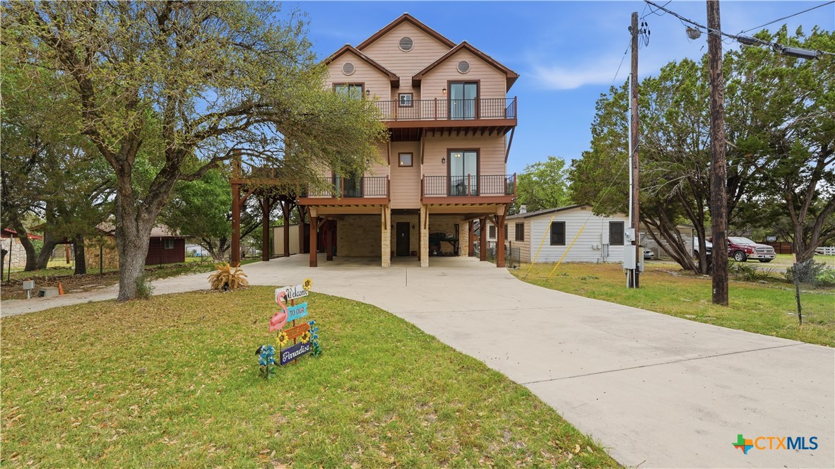 628 Country Lane Property Photo
