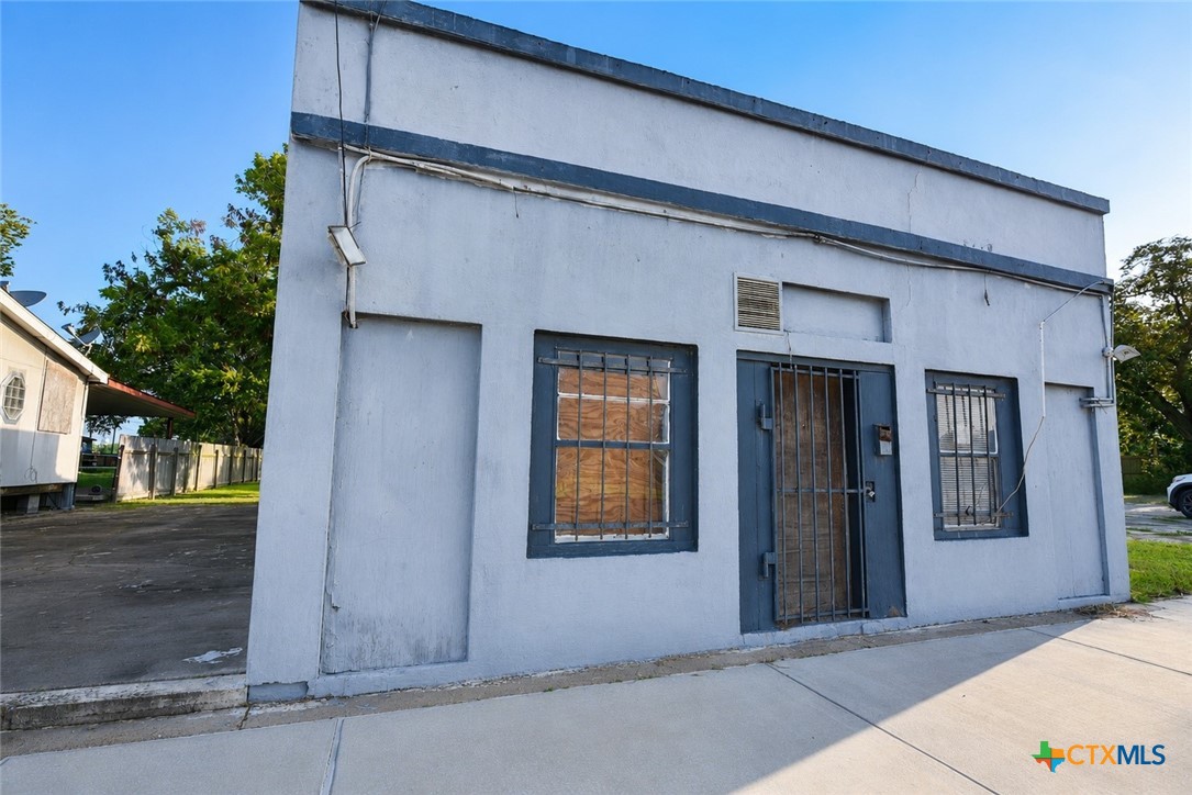 524 Main Street Property Photo 2