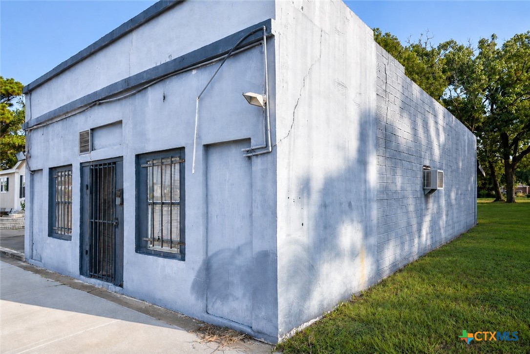 524 Main Street Property Photo 3