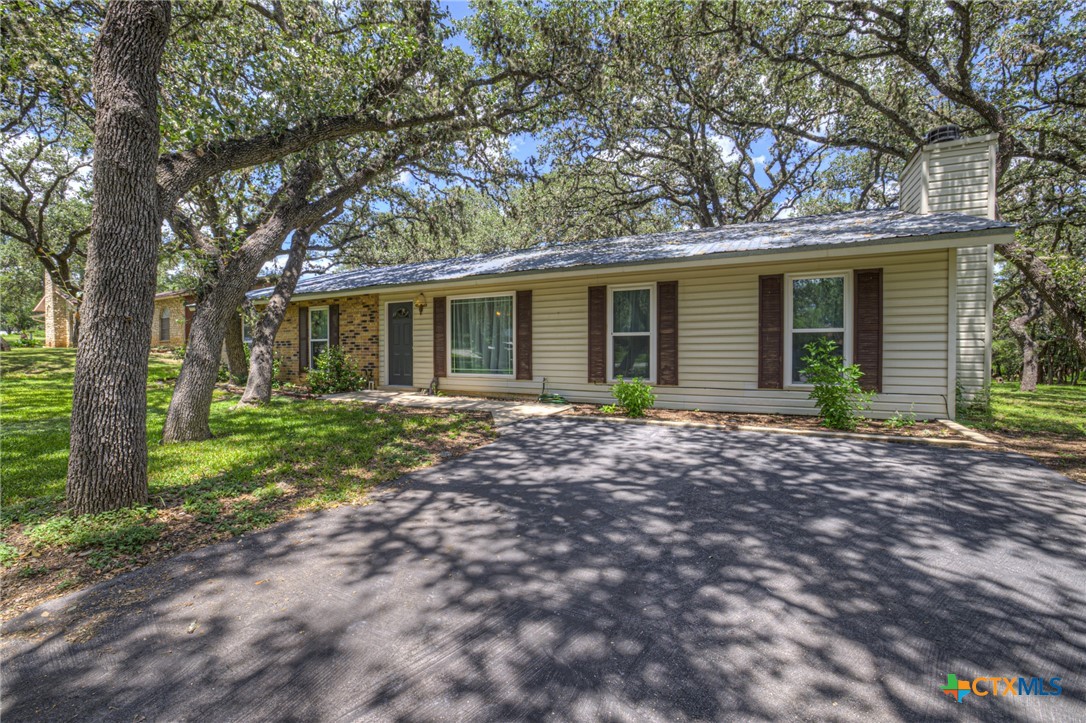 208 Reimer Avenue Property Photo 1
