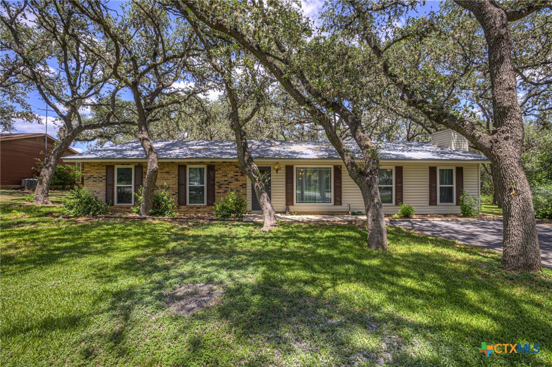 208 Reimer Avenue Property Photo 4