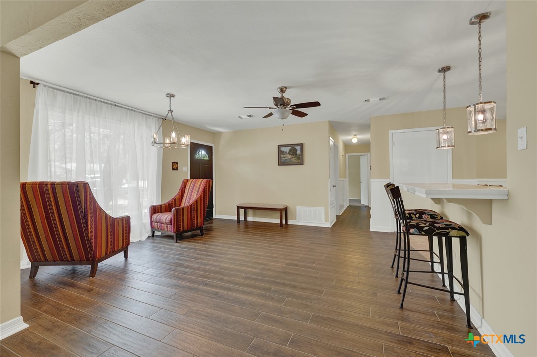 208 Reimer Avenue Property Photo 12