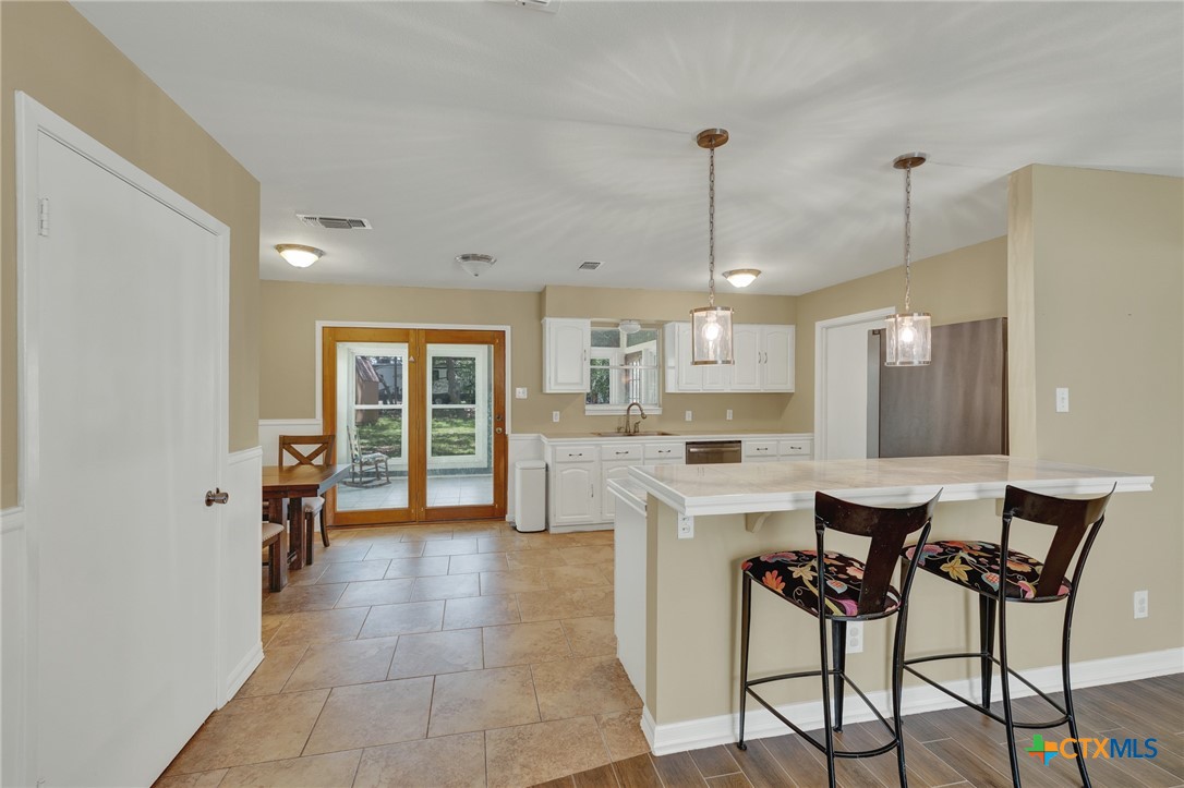208 Reimer Avenue Property Photo 15