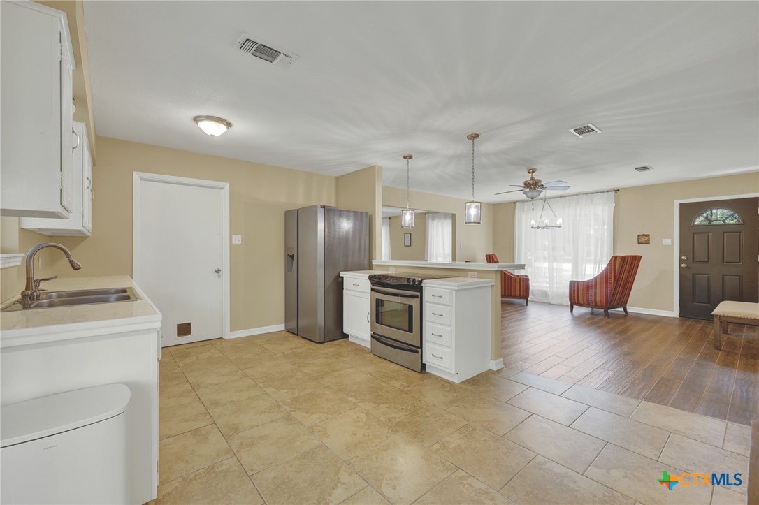 208 Reimer Avenue Property Photo 17