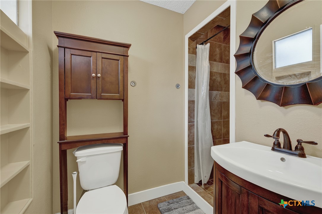 208 Reimer Avenue Property Photo 31
