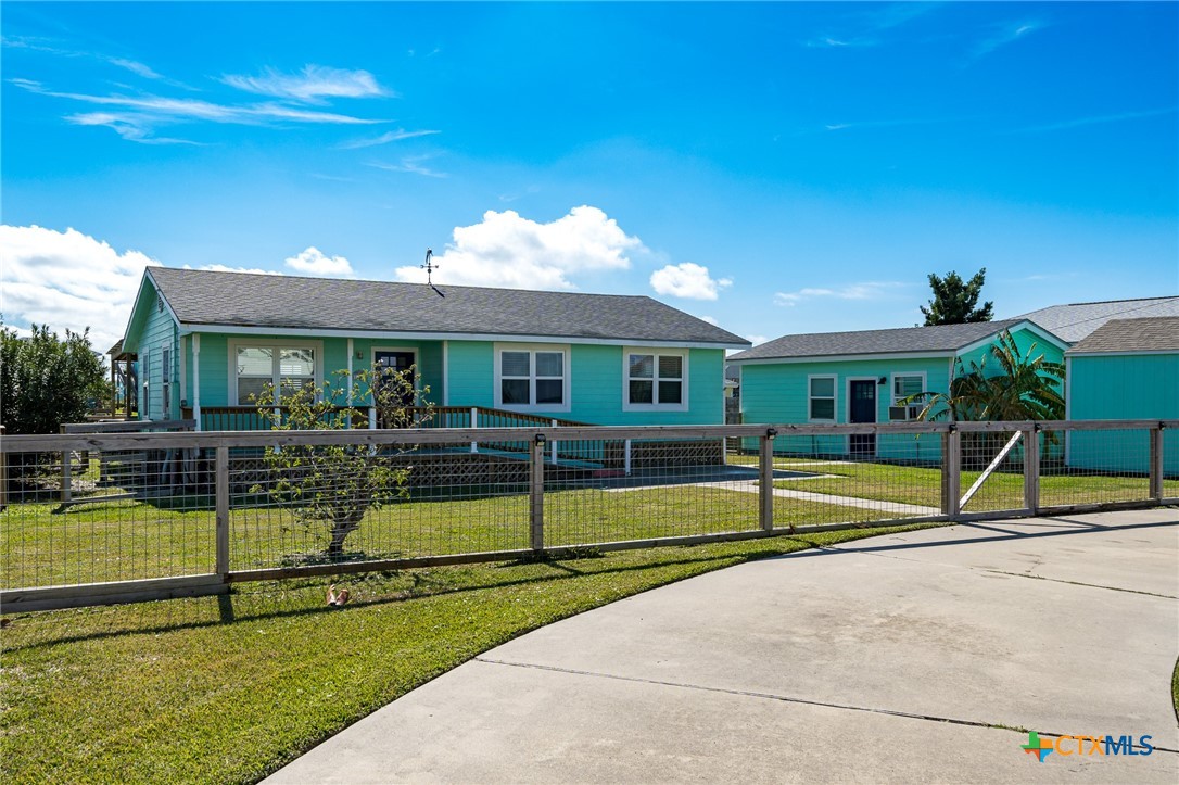 121 Ridge Harbor Drive Property Photo 3