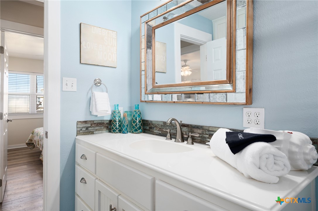 121 Ridge Harbor Drive Property Photo 32