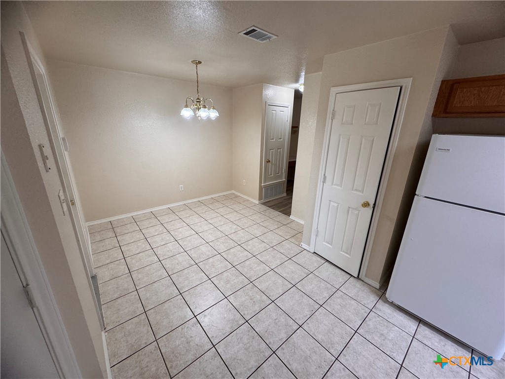 4907 John David Drive B Property Photo 5