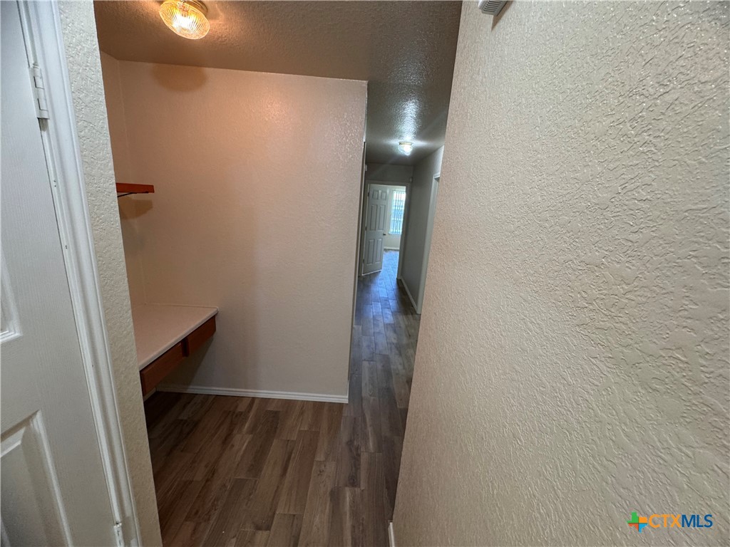 4907 John David Drive B Property Photo 15