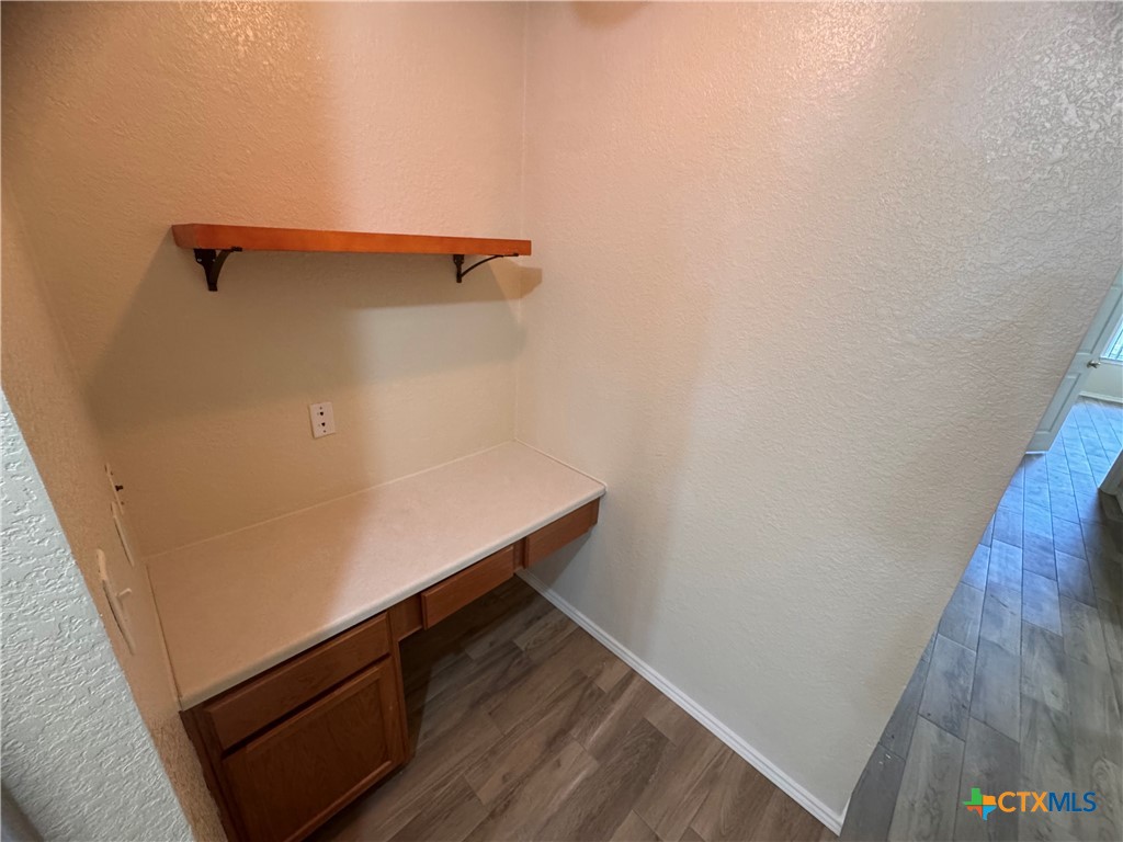 4907 John David Drive B Property Photo 16