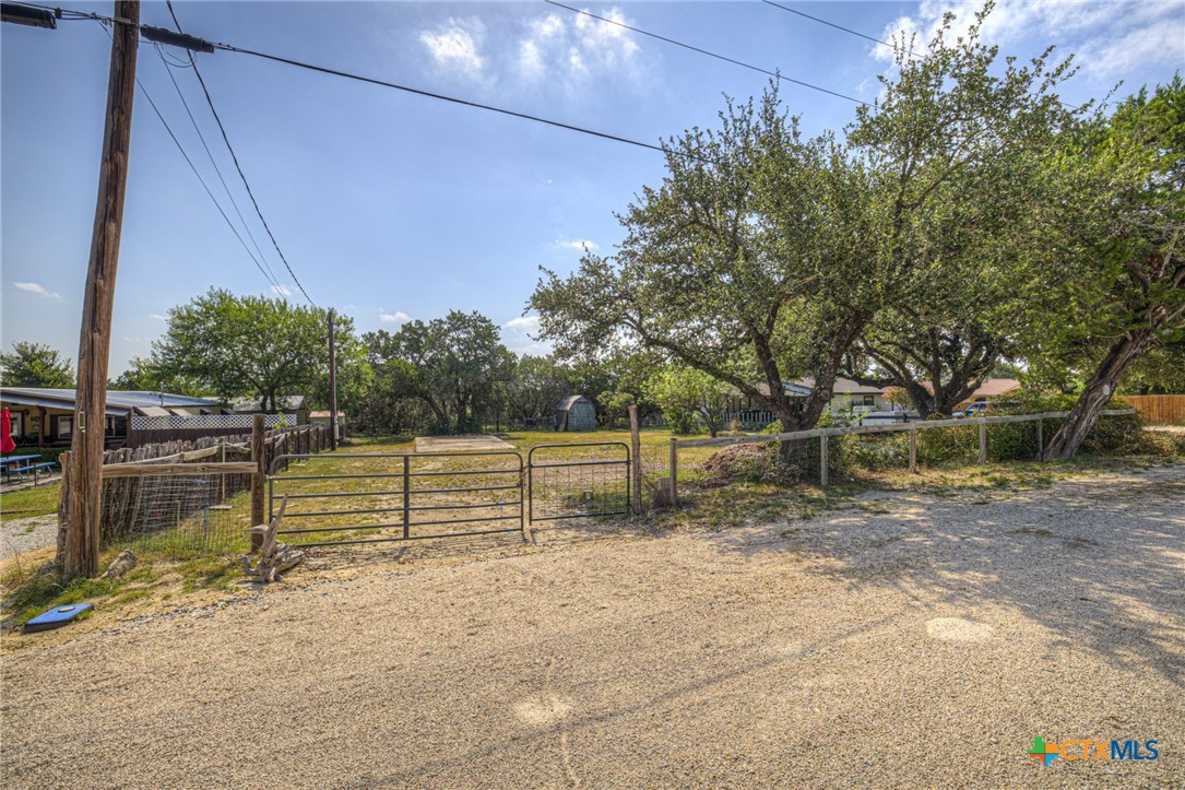 2189 Potters Creek Road Property Photo 1