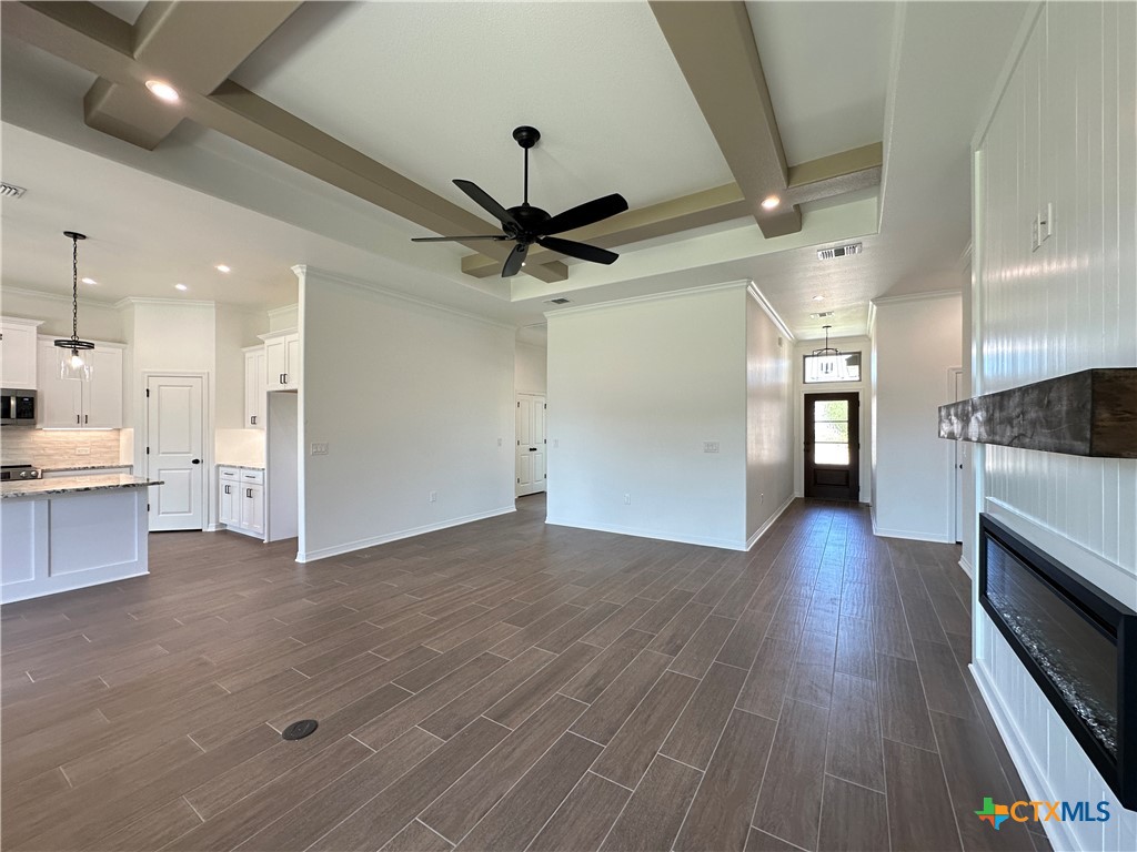 407 Magnolia Property Photo 8
