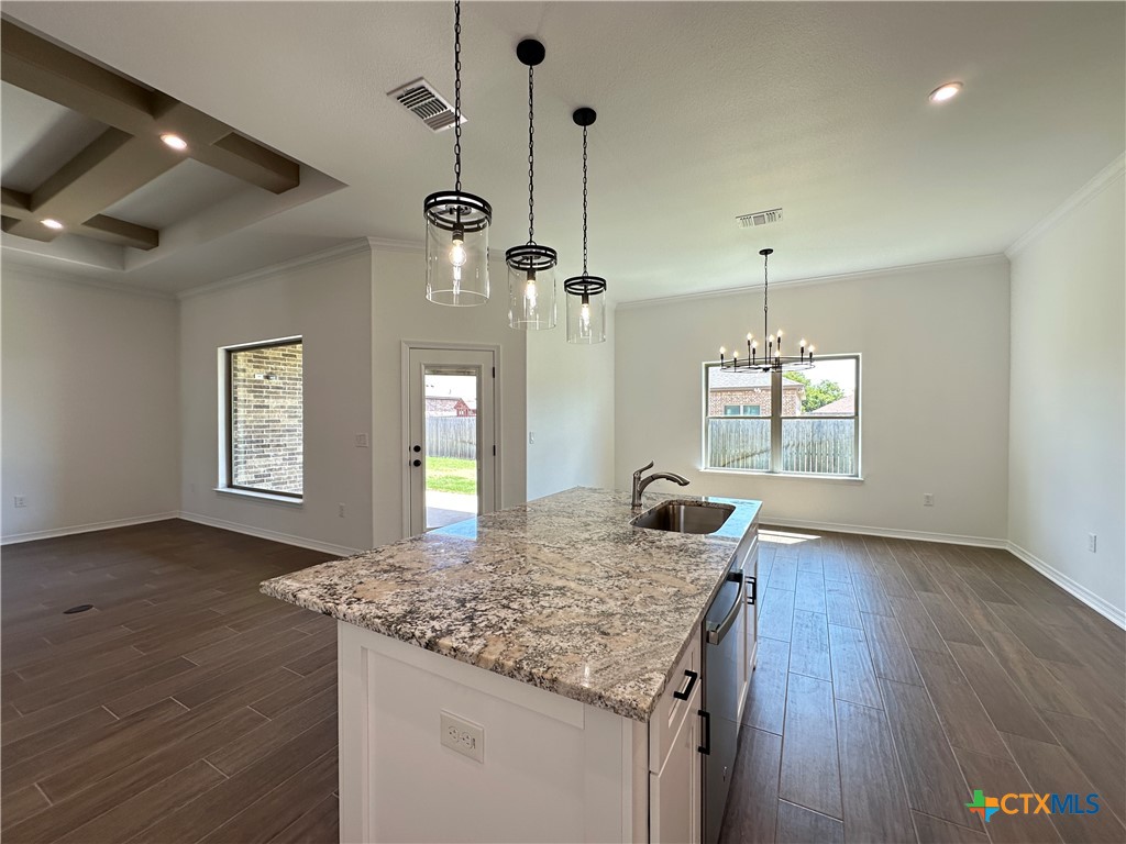 407 Magnolia Property Photo 14