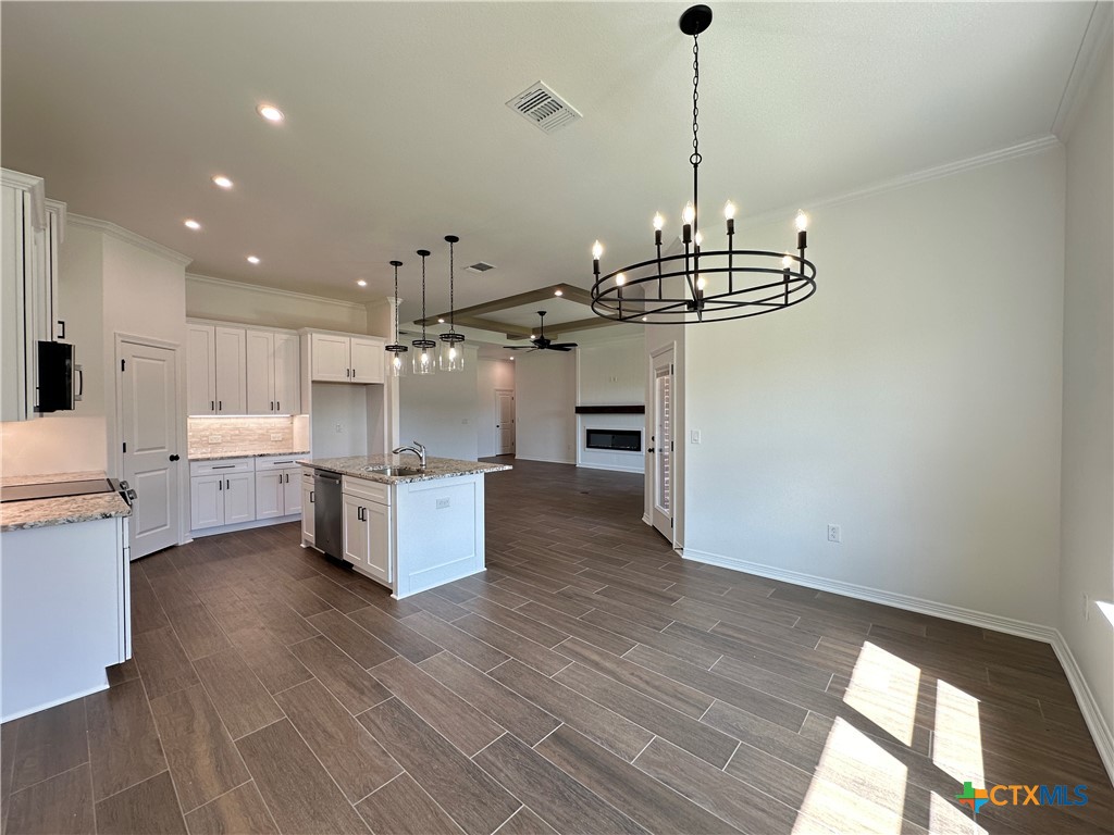 407 Magnolia Property Photo 15